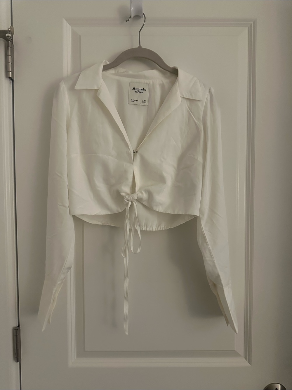 Abercrombie & Fitch White Tie-Front Cropped Button-Down